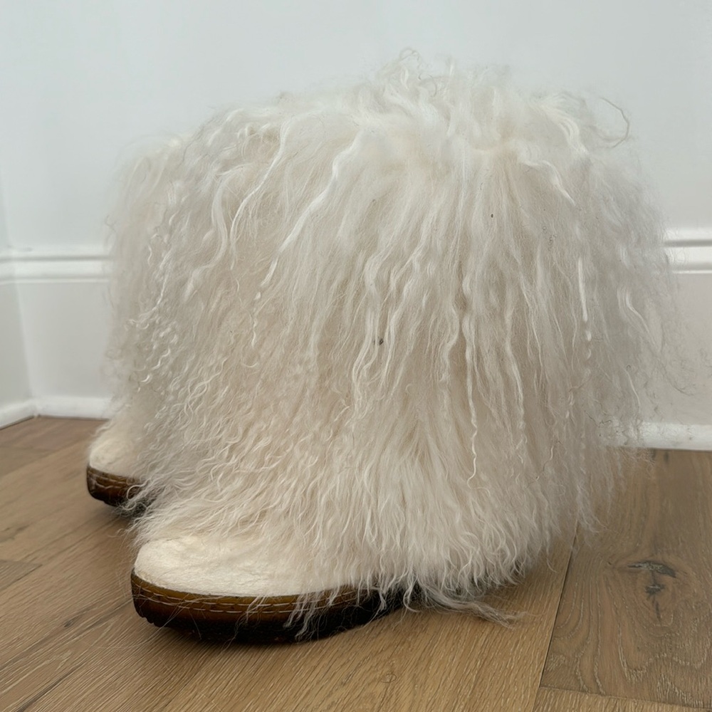 BearPaw Boetis Winter Boots Size 5 White